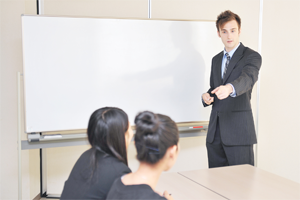 �A�g���X�̖@�l�����O���[�v���b�X��